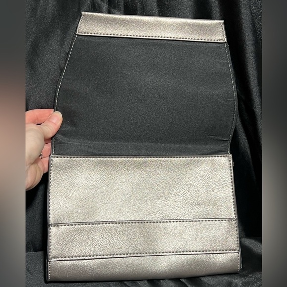 Summer Rose - NWOT’s Rose/Champagne Gold Crossbody/Clutch - Picture 5 of 9